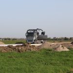 Leggen van betonplaten 200x200x.16cm | Vrachtwagen met vacuüm hijssysteem | Project Tiel