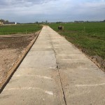 Betonweg mit Gebrauchten Betonplatten | De Keij