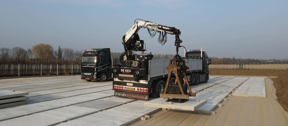 Betonplaten leggen en afstandhouders zetten